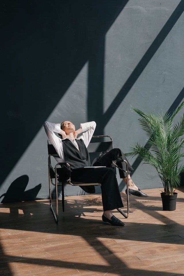 pexels-mikhail-nilov-7680191 (1)